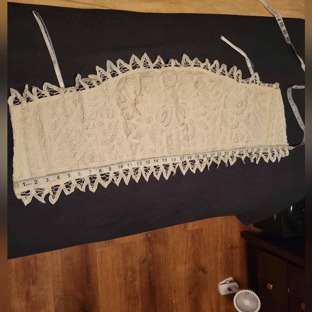 Oscar de la Renta Ivory Lace Detail